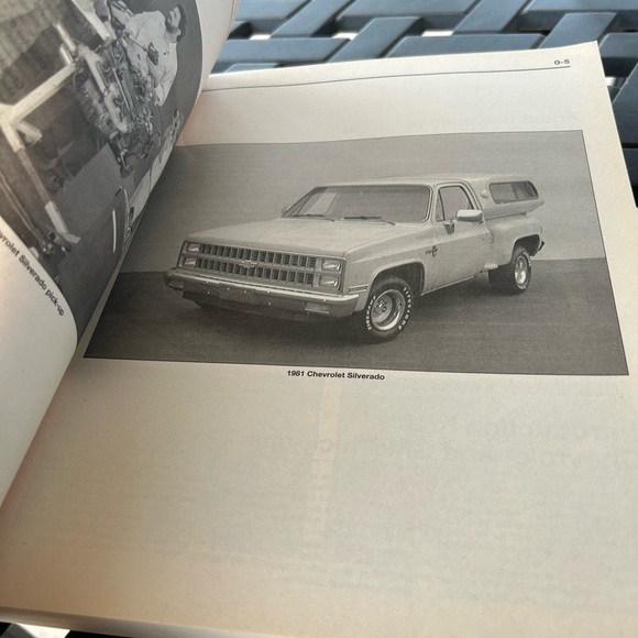 Chevrolet & GMC Pickups 1967 Thru 1987 Haynes Automatic Repair Manual # 24064 - Picture 11 of 13